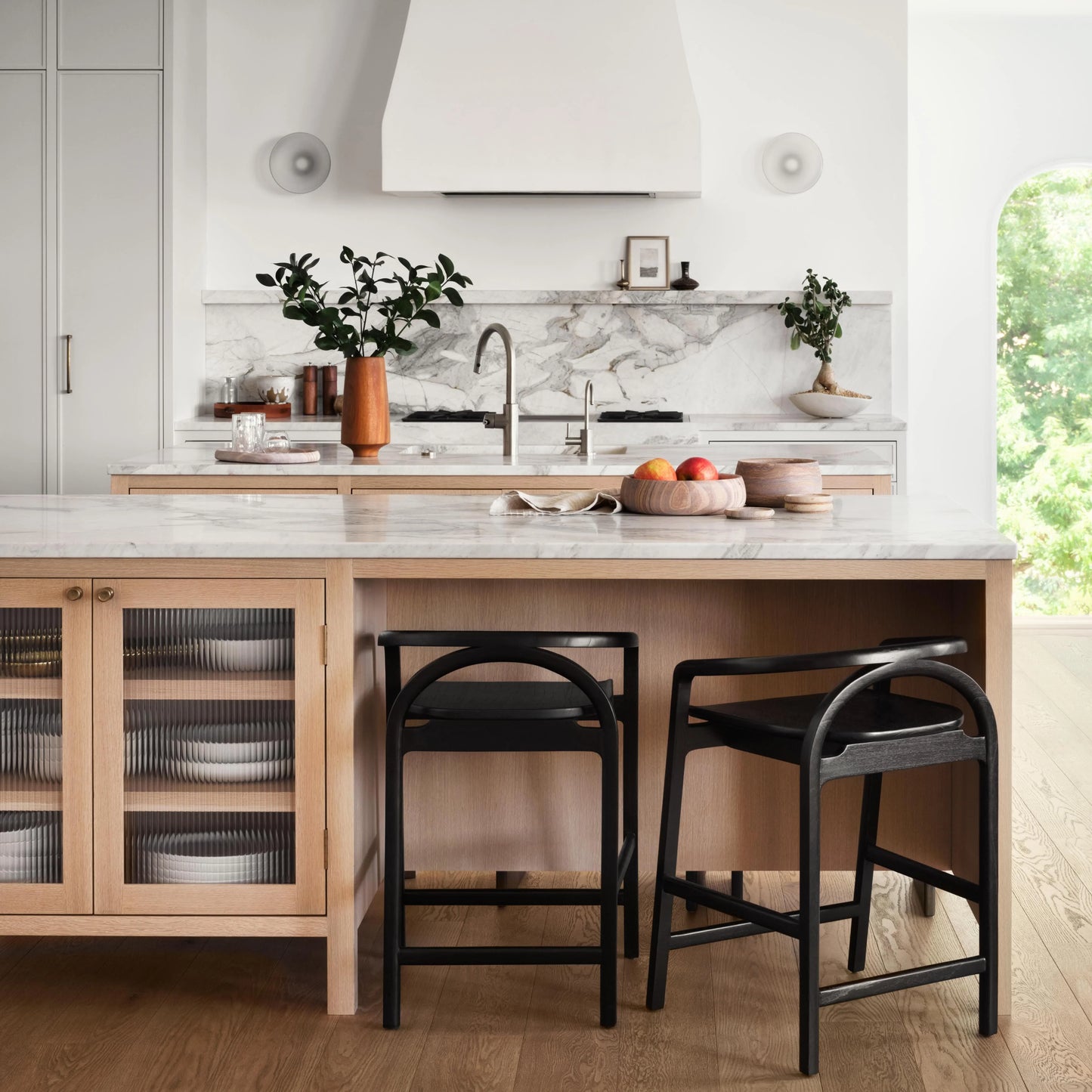 Blacklionmotorrow Meru Counter Stool - Black | Modern Mindi Wood