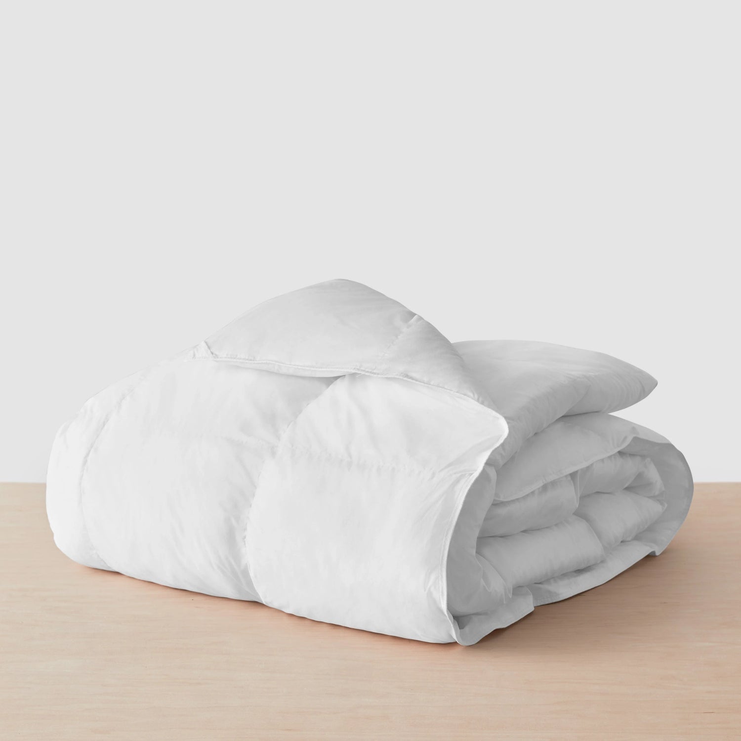 Blacklionmotorrow Signature Down-Alternative Duvet Set with pillows in white